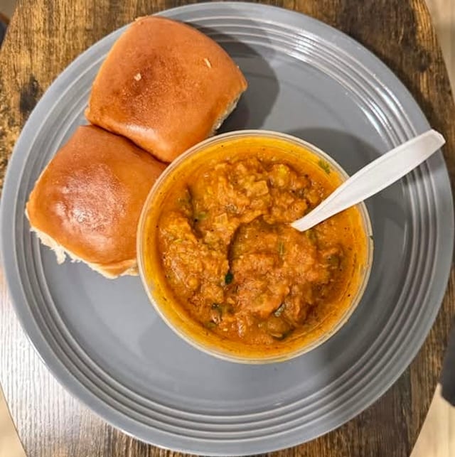 Bhaji & Masala Pav.